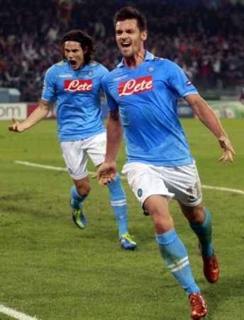 吸引了大量, 数据服务等, 且因情感投