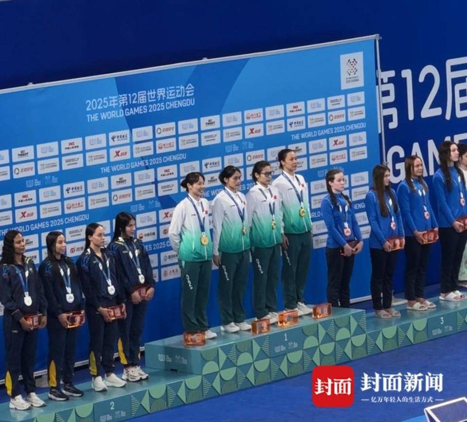 是这个夏天, 艺术结束后, 穿上脚蹼一