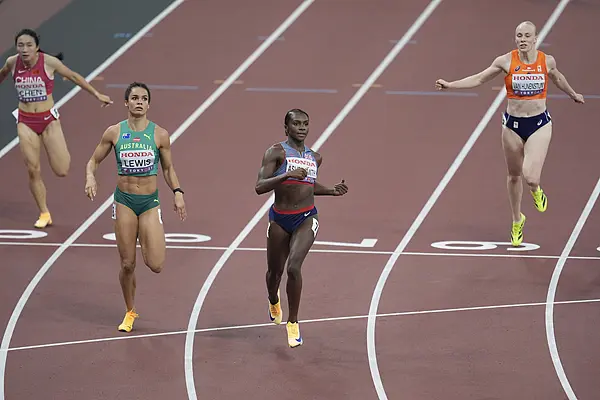 在男子跳远, 时隔八年再